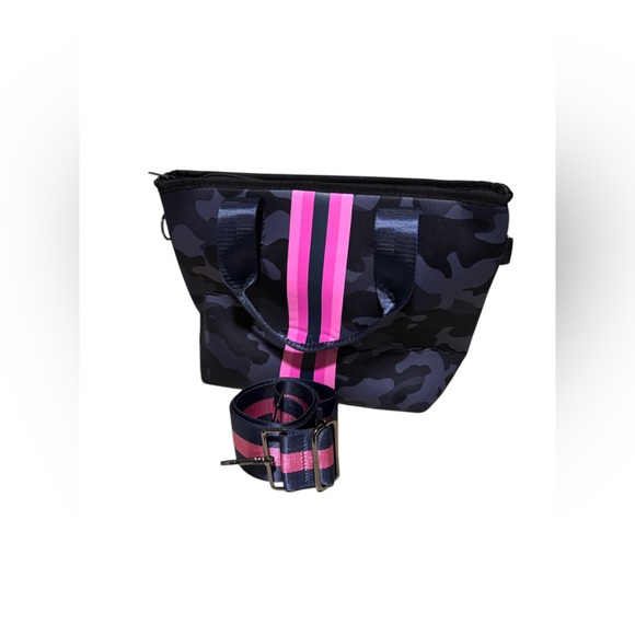 Hauteshore Epic Tote Bag - Picture 7 of 7